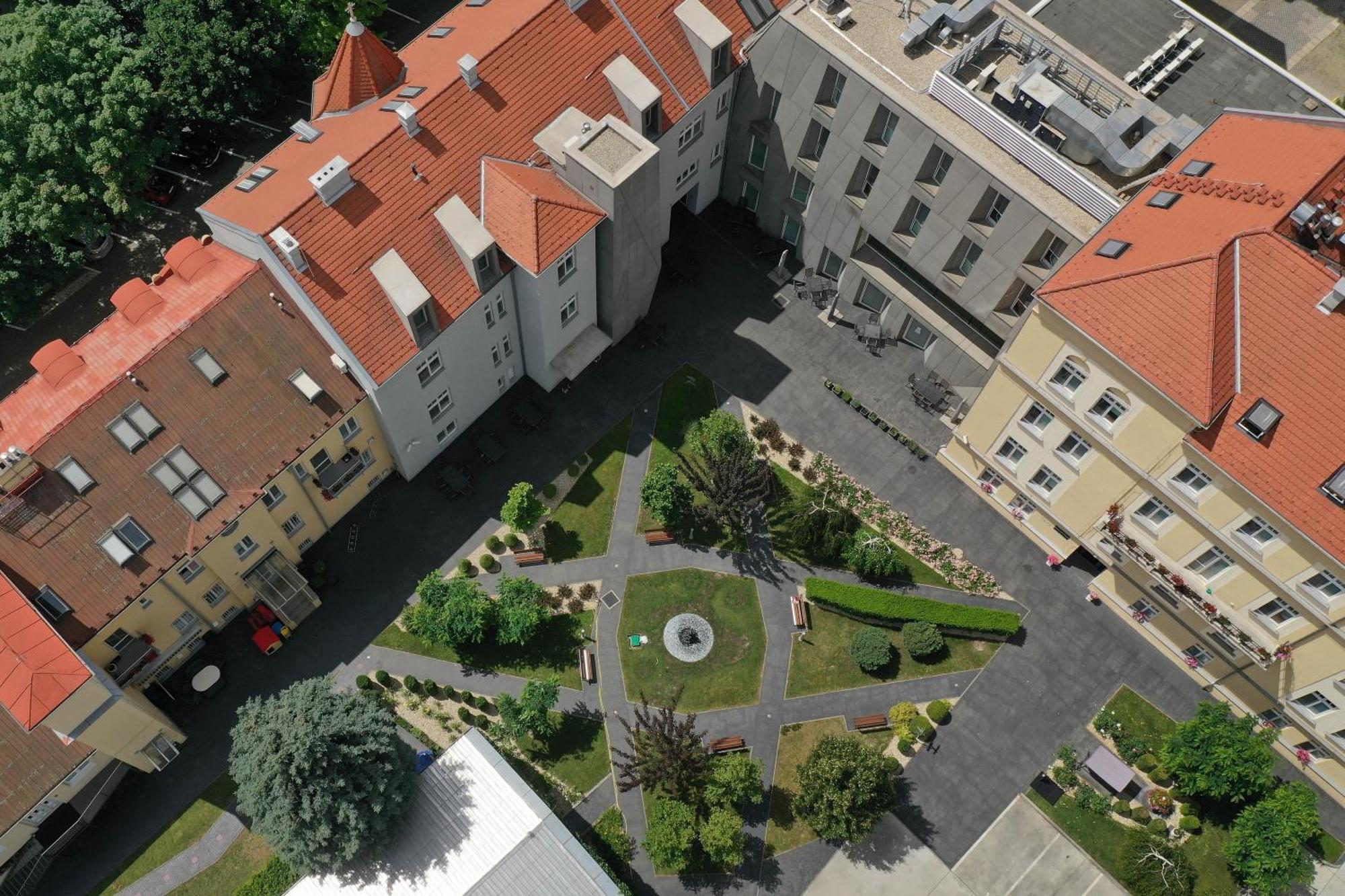 Centrum Salvator Hotel Bratislava Exterior photo